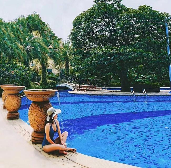 swimming pool with beauty